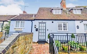 Delightful 2 Bed Maisonette In Central Chichester